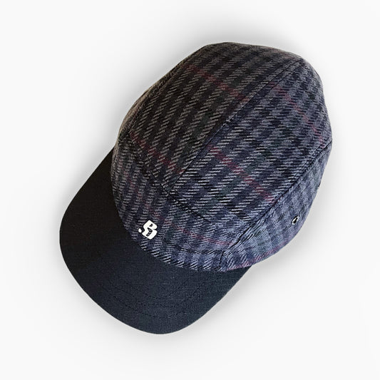 B logo P-3