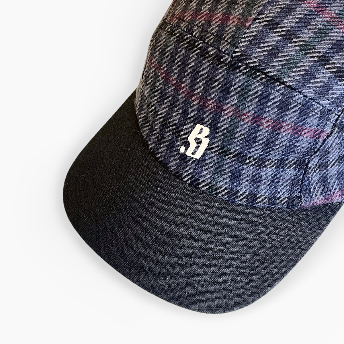 B logo P-3